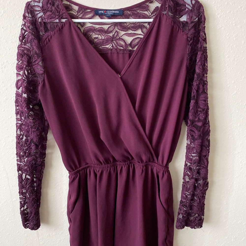 Lace sleeves satin romped